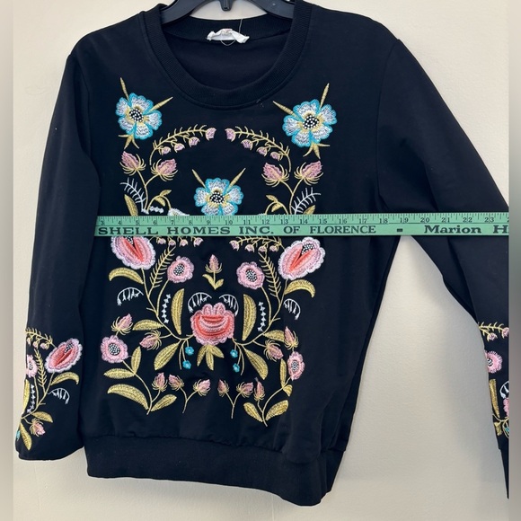 Black Solitaire Embroidered Sweater, size large - Picture 4 of 5